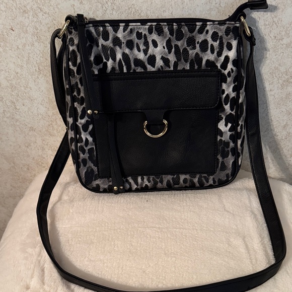 Apt. 9 Handbags - APT 9 Kohl’s Stylish Black and Gray Leopard Print Women's Bag